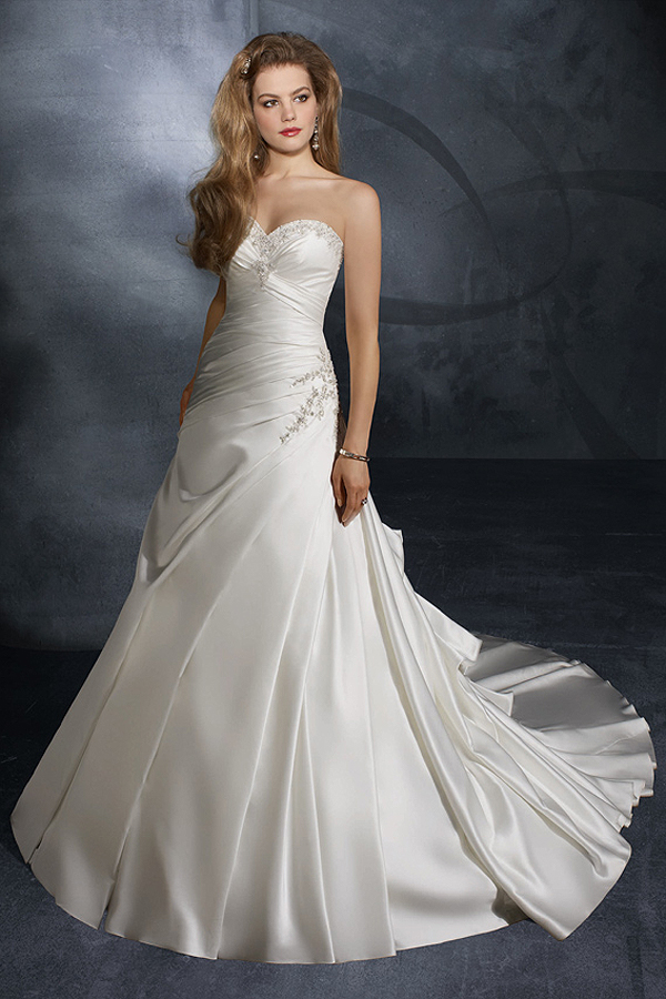 Court Train Floral Sweetheart Ivory Wedding Dress - Click Image to Close